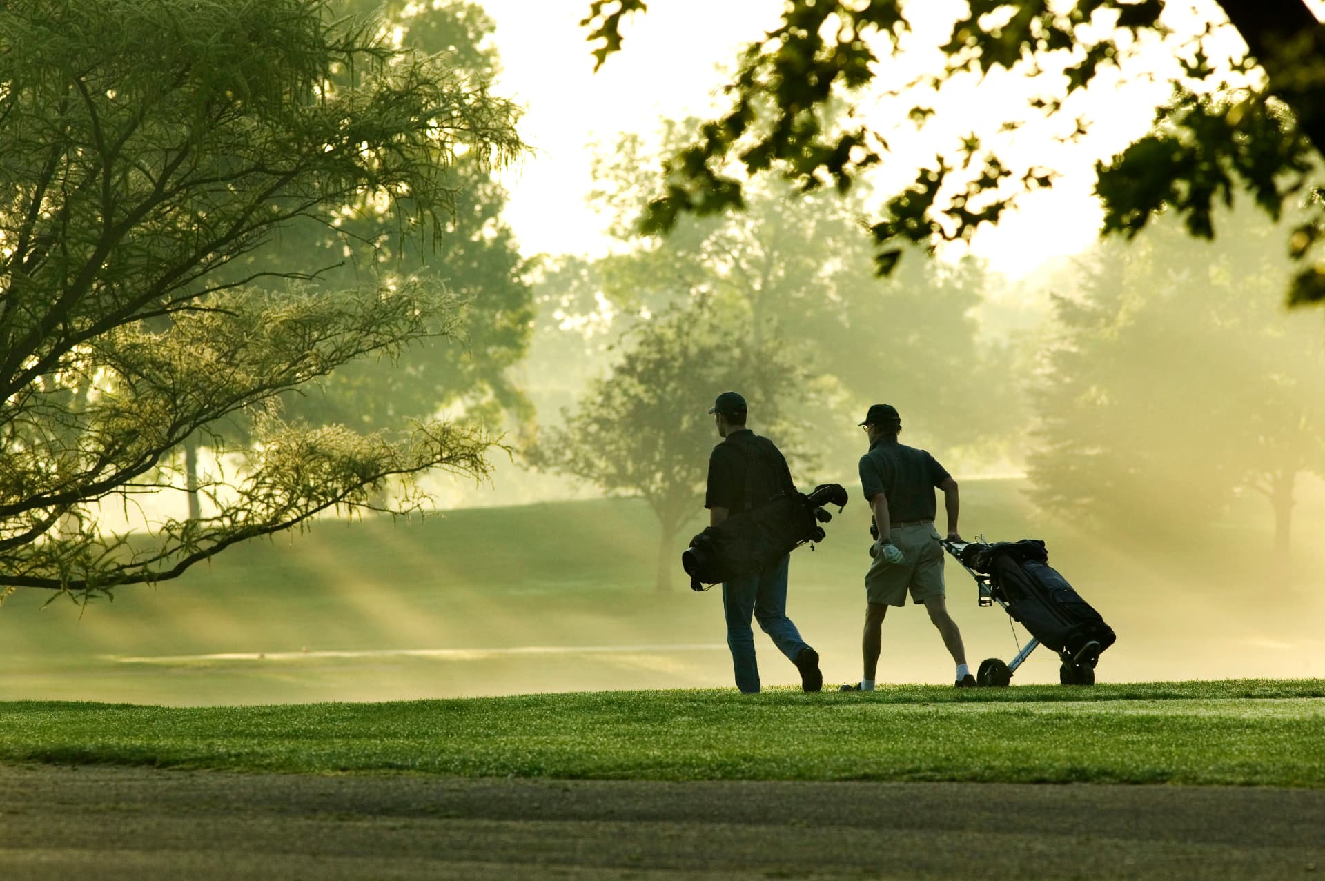 Golfspieler auf dem Fairway (Symbolbild)